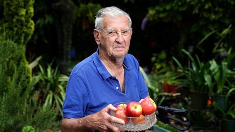 Pink Lady apple founder John Cripps passes - FreshFruitPortal.com