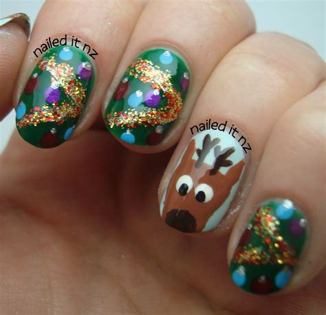 Christmas Tree nail art tutorial