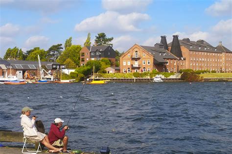 Fishing opposite Swonnells Maltings on Oulton Broad - BroadsNet