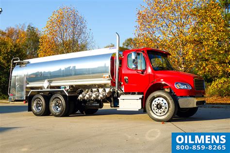 3500 Gallon Fuel Truck on Freightliner Chassis