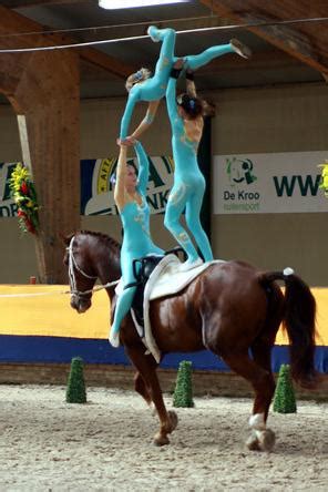 Equestrian vaulting - Wikipedia