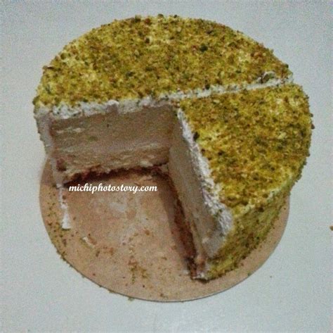 Michi Photostory: Purple Oven: Pistachio Stardust Cake