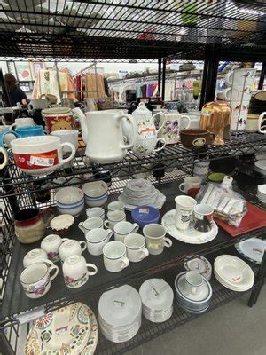 GOODWILL - 1850 E Chandler Blvd, Chandler, Arizona - Thrift Stores ...