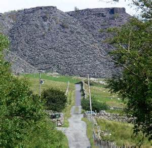 Penrhyn slate quarry tips © Mat Fascione cc-by-sa/2.0 :: Geograph ...