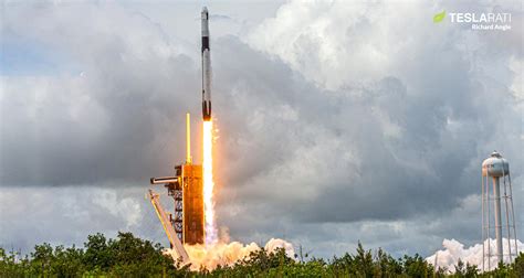 SpaceX aces fourth Dragon launch in six months