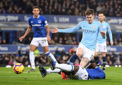 Everton vs Man City match action - Manchester Evening News