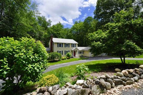 Amherst, NH Real Estate - Amherst Homes for Sale | realtor.com®