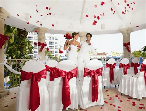 Top 10 Cancun Wedding Packages & Resorts | W/Prices (2024)