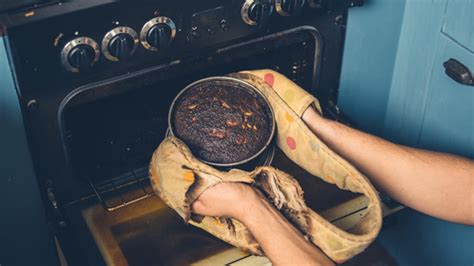 Burnt Your Cake? Follow These 5 Easy Tips To Fix It - NDTV Food