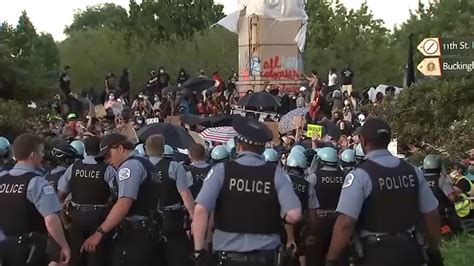 Chicago protest: Elected officials, activists condemn police actions ...