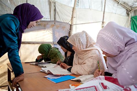 Afghan girls and women embrace education - CSMonitor.com