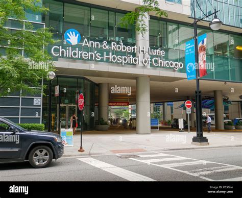 Lurie childrens hospital of chicago hi-res stock photography and images ...