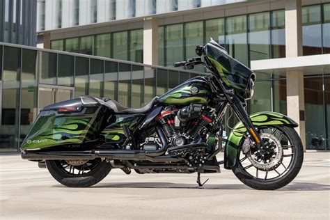 2022 Harley-Davidson CVO Street Glide First Look [3 Colors + 15 Photos]