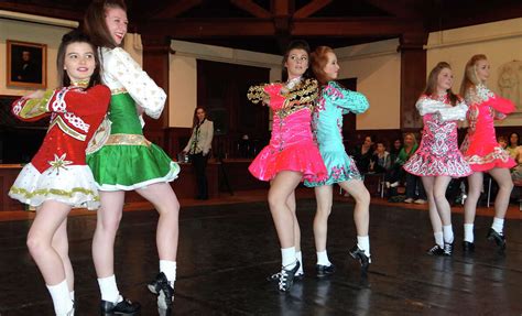 Ever-Green tradition: Irish dancers kick off St. Patrick’s celebration