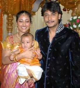 Darshan Tugudeep family, wedding photos | Celebrity family wiki