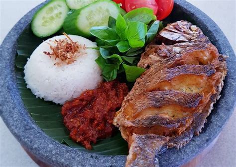 IKAN GORENG SAMBAL TRASI LALAPAN (Fried Fish with Sambal, Veg) Recipe ...