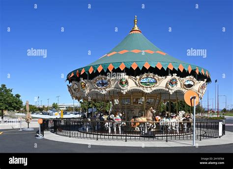 IRVINE, CALIFORNIA - 15 OCT 2021: The Great Park Carousel Ride, one of ...