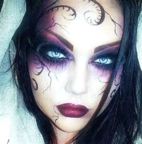 15 gruselige Augen Make-up-Ideen, die Sie für Halloween ausprobieren ...