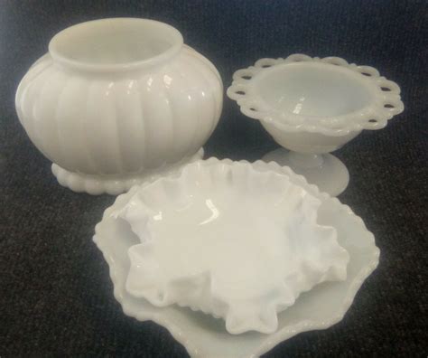 LOT OF WHITE COLOR (MILK?) GLASS TYPE ITEMS on eBid United Kingdom ...