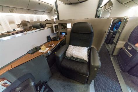 American Airlines Boeing 777-300ER First Class Review | AirlinesFleet.com