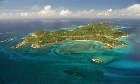 Mustique - Mustique Airways