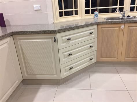 Solved: Painting kitchen cabinet doors - Dulux R... | Bunnings Workshop ...