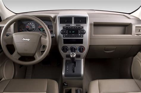 2007 Jeep Patriot: 11 Interior Photos | U.S. News