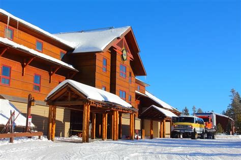 Thor's Hammer: Old Faithful Snow Lodge & Cabins