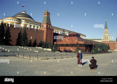 tourist picture outside Lenin's tomb, red square, moscow, russia Stock ...