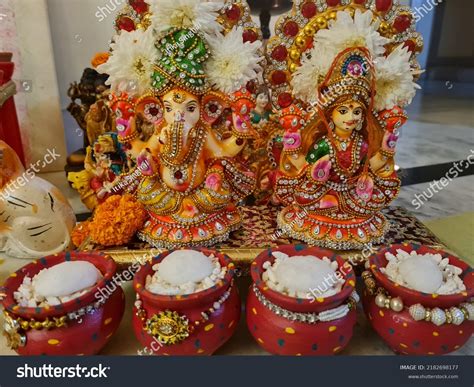 Goddess Lakshmi Lord Ganesh Puja Diwali Stock Photo 2182698177 ...