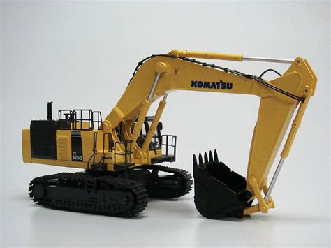 Best RC Excavators for Sale Reviewed | RC Rank