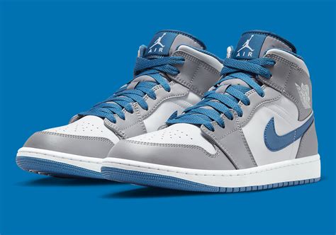 Air Jordan 1 Mid GS "Grey/Blue" DQ8426-014 | SneakerNews.com