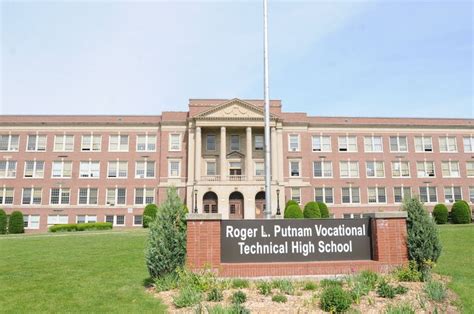 Audit of Springfield's Putnam Vocational High School finances alleges ...