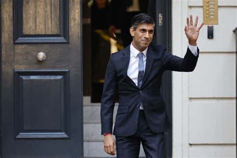 Who is Rishi Sunak, the new UK prime minister?