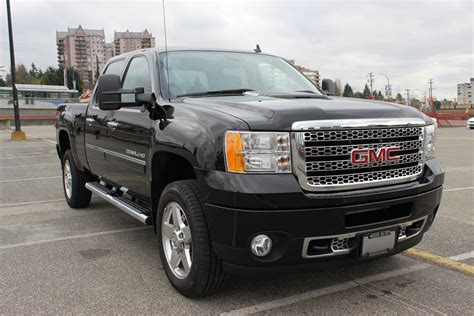 2013 GMC Sierra 2500 Denali HD - AXIS AUTO