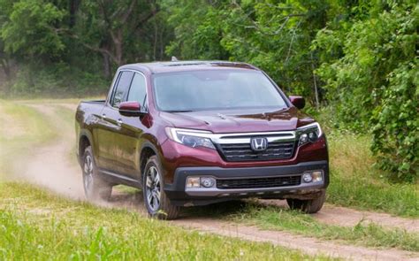 2017 Honda Ridgeline vs. Toyota Tacoma: New School AWD vs. Old School ...