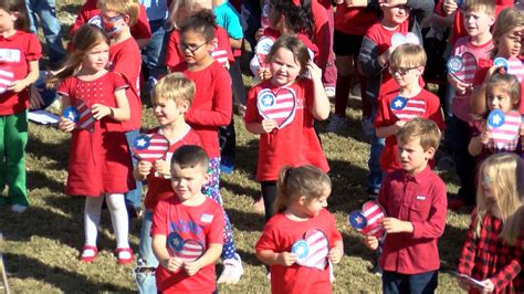 Walker Elementary School honors veterans - WVUA 23