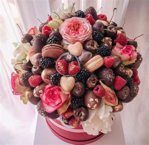 Flower and chocolate luxury gift box - Slaylebrity | Chocolate gifts ...