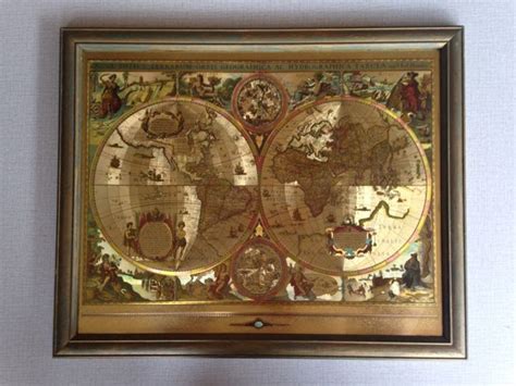 “Map of the world” - Gold foil, world map, framed. - Catawiki