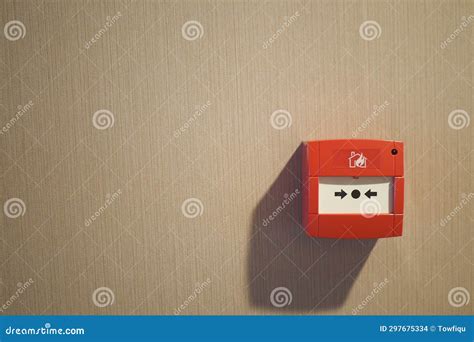 Red Fire Alarm Button on Wall , Stock Photo - Image of signs, accident ...