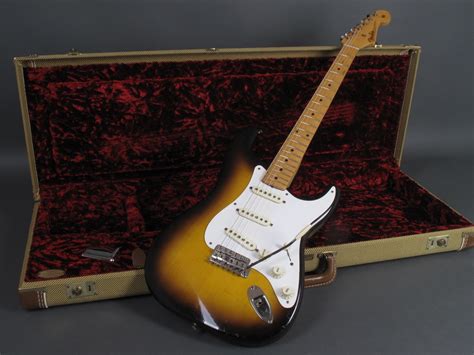 1957 Fender Stratocaster - 2-tone Sunburst-Vi57FeStr3tSB022559