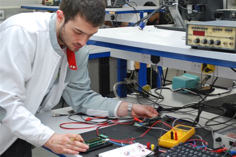 Why Study Electronics and Electrical Engineering? | School of Engineering