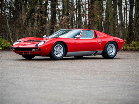 1971 Lamborghini Miura P400 SV by Bertone | Paris 2021 | RM Sotheby's