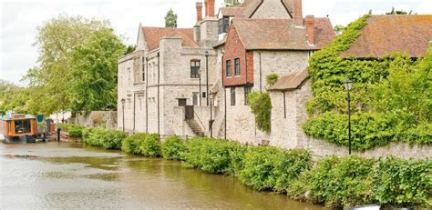 Maidstone Travel Guide | Maidstone Tourism - KAYAK