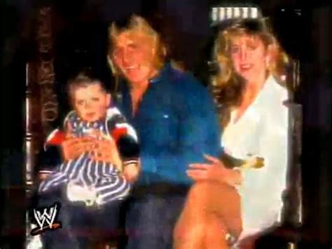 RAW Retro Moments: Owen Hart Tribute Show - Vidéo Dailymotion