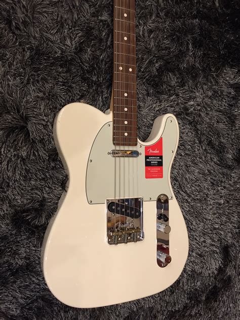 Fender American Professional Telecaster - Olympic White with Rosewood ...