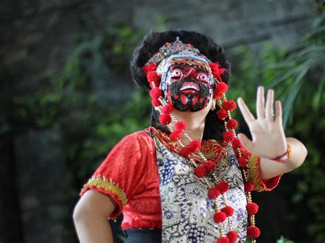 Tari Topeng, Permainan Watak Penuh Makna - Indonesia Kaya