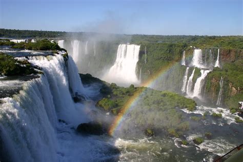 Iguazu Falls, The Stunning Waterfall in Argentina / Brazil - Traveldigg.com