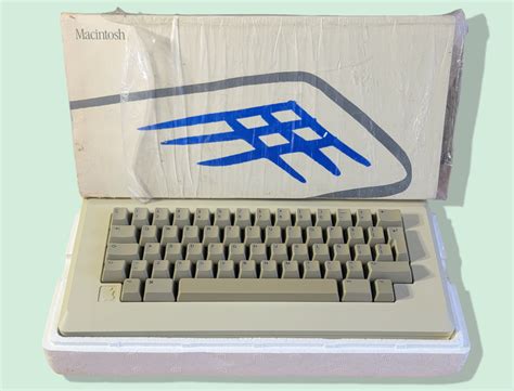 Vintage Apple Macintosh Keyboard M0110A Works w/ 128K 512k 1Mb for Sale ...