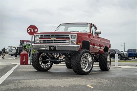 old lifted trucks #Liftedtrucks | Classic trucks, Diesel trucks, Chevy ...